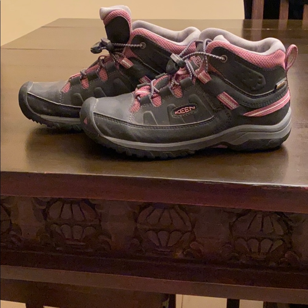 Girls Keen Hiking Boots